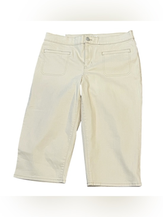 Code Bleu Pants - NWT Code Bleu Skimmer 10 Petite Below Knee-Length Light Khaki Shorts Modest